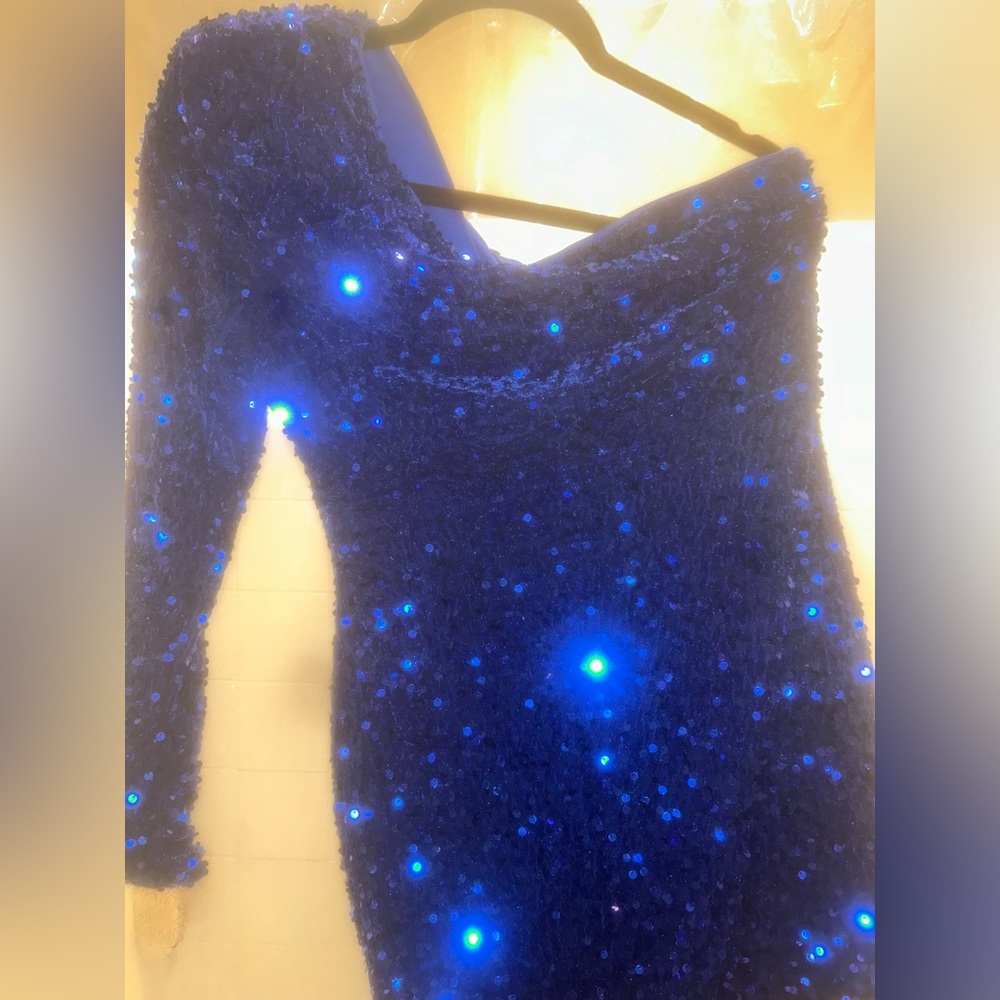 One shoulder asymmetrical blue sequin dress sz M